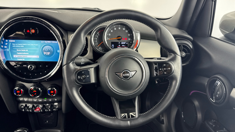 MINI Hatchback 1.5 Cooper Exclusive Premium 5dr Auto Petrol Hatchback